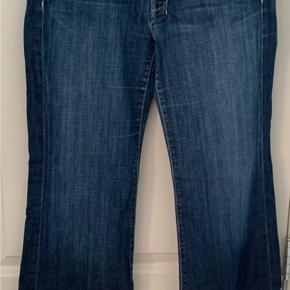 Women’s Jeans - Picture 3 of 5